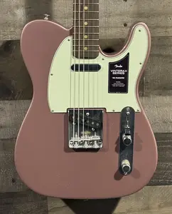 Fender Vintera II Roadworn Burgundy Mist с жестким кейсом