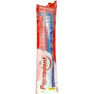 Зубная щетка Triple Clean 1 шт. 1 шт Pepsodent