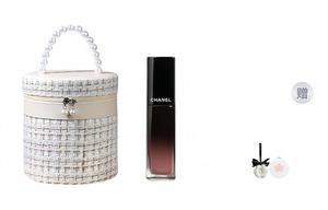 Помада-тинтирующее средство / Блеск для губ / Жидкая помада Women's CHANEL