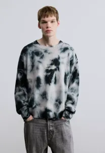 Уничтожить джемпера Hugo, Black