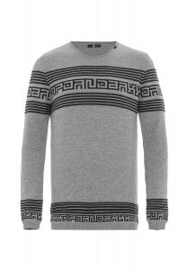 Вязаный свитер в модном образе в полоску CIPO & BAXX, серый