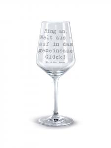 Бокал бордо с надписью помолвка, счастье и цитатой в прозрачном стекле Mr. & Mrs. Panda