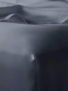 Простыня на резинке Bedfolk Luxe Cotton Standard, цвет ink