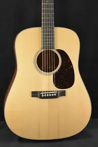 Martin Custom Shop Dreadnought, красное дерево, ель Адирондака, VTS натуральный
