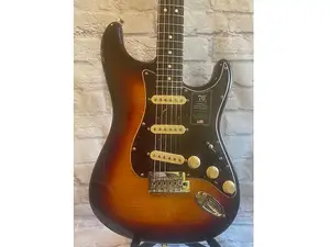 Fender 70-я годовщина American Professional II Stratocaster