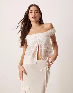 Топ Motel Shogo с открытыми плечами и цветочным узором цвета слоновой кости