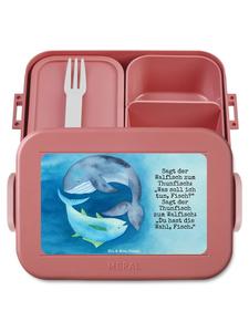 Mr. & Mrs. Panda Дизайн бенто-бокса с изображением кита и тунца, надпись пастельно-красного цвета