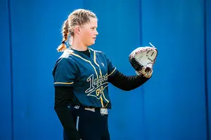 Перчатки Easton 12,5 дюйма Professional Collection Color Splash Series Fastpitch Easton Sports, белый/темно-синий/красный