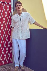 Рубашка на пуговицах классического кроя Koton, белый