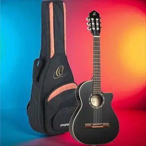 Акустико-электрогитара Ortega RCE125SBK-3/4 Family Series размером 3/4 с нейлоновыми струнами - сатиново-черная, с цельной верхней декой из ели, вырезом, встроенным звукоснимателем, в комплекте с чехлом для гитары
