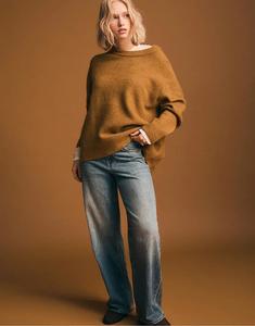 Мягкий трикотажный свитер Stradivarius цвета охры