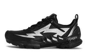 Ecco Walking Planet, Quick Edge Lightning Slip Resistant Low top Hiking Shoes Women's Black Silver