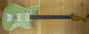 Fender Custom Shop 62 Jazzmaster Journeyman Relic в цвете Appliance Green CZ582316