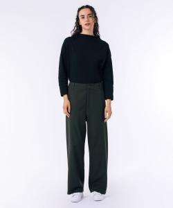 Широкие брюки из эластичной саржи, похожие на шерсть.