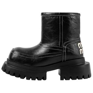 Wonderful couple Тёплые износостойкие противоскользящие короткие снегоступы для женщин с эффектом увеличения роста черные, цвет Black