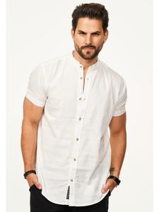 Рубашка с короткими рукавами - летняя рубашка из льна прямого кроя белого цвета. behype