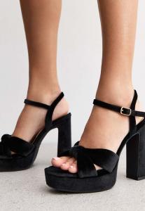 Босоножки на высоком каблуке New Look, черный