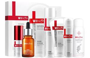 Набор для ухода за чувствительной кожей family portrait успокаивающий увлажняющий и антиоксидантный набор для очищения из 8 предметов Winona