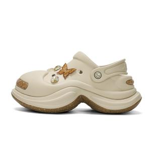 Коллекция "Открытая улыбка" песочная, Универсальные сандалии "Горы и реки" дюнные серые, Дюнный серый (в комплекте аксессуары с цветочными бабочками)