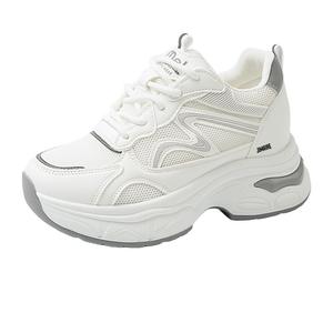 Дышащие низкие кроссовки на массивной подошве для женщин King Jinmai, White