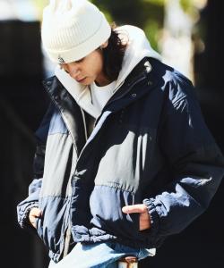 Кожаная красная нейлоновая двусторонняя короткая стеганая куртка-рубашка, свободная силуэт, осень/зима 2025 Nautica