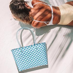 Сумка-шоппер с плетением корзин и ручкой-трубкой FASHNZFAB, светло-голубой