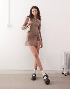 Платье-юбка Reclaimed Vintage облегающего кроя с длинными рукавами коричневого цвета