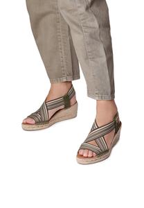 Босоножки на танкетке TINA Toni Pons, цвет caqui