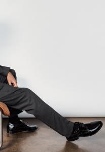 Ботинки на шнуровке Wojas, черный