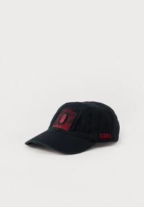 Бейсболка 032c OBSESSIONS UNISEX, Black