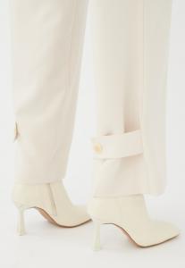 Брюки карго CARITADEA Dea Kudibal, белый