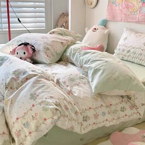 MUJI Комплект постельного белья на 1.8 м кровать, 4 предмета: пододеяльник 200x230 см, простыня, 2 наволочки, цвет Strawberry Rabbit