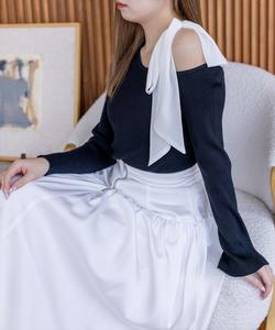 Вязаный топ на одно плечо с прозрачной лентой <<Новинка>>