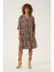 Платье CRTiah, прямого кроя, в нейтральном анималистичном стиле Cream