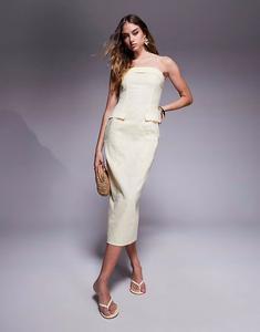 Платье Kaiia из льна сшитое на заказ с карманом-бандо и защипами цвета пахты