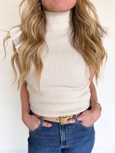 Джемпер Zoya Ruffle Tank Mock Neck бежевого цвета Sadie & Sage, бежевый