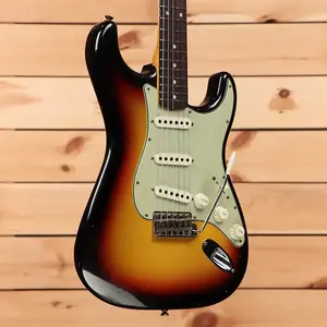 Fender Custom Shop Limited 1962/1963 Stratocaster Journeyman Relic - Выцветший/Стареющий 3-цветный солнцестоящий взрыв-CZ570712