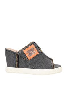 Сандалии Casadei, угольно-серый