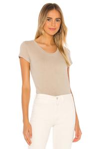Топ L'AGENCE Cory Scoop Neck, цвет Biscuit
