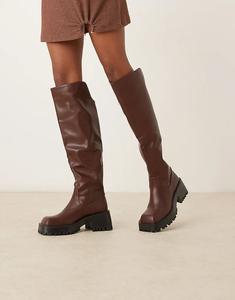 Ботинки RAID Wide Fit Maureen до колена с пряжкой коричневого цвета