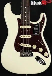 Электрогитара Fender American Professional II Stratocaster в цвете Олимпийский белый