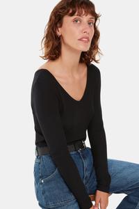 Футболка Essential с V образным вырезом в рубчик Whistles, черный