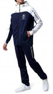 Мужской трикотажный комплект Kappa (футболка и брюки) - доступен в больших размерах. Этот комплект из влагоотводящей, быстросохнущей толстовки и брюк идеально подходит для свободы движений.