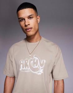 Футболка свободного кроя с графическим принтом и текстом Asos Design, серо-бежевый