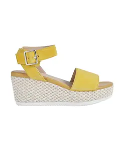 Сандалии на плоской подошве женские Geox, желтый