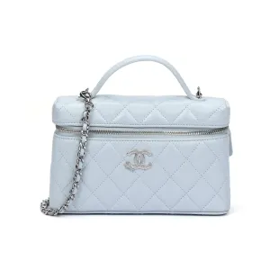 CHANEL Женская косметичка из зерненой телячьей кожи серого цвета