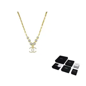 CHANEL Золотое металлическое колье Women's Gold