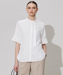 Блузка из шелковистой саржи.