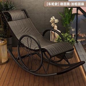 Садовое кресло-качалка из искусственного ротанга «Колесо» повышенной прочности