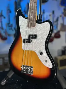 Бас-гитара Fender Mark Hoppus Jaguar - Sunburst в трех цветах с грифом из розового дерева, сумка для концертов, обработка Plek, В НАЛИЧИИ, Ограниченная серия 610